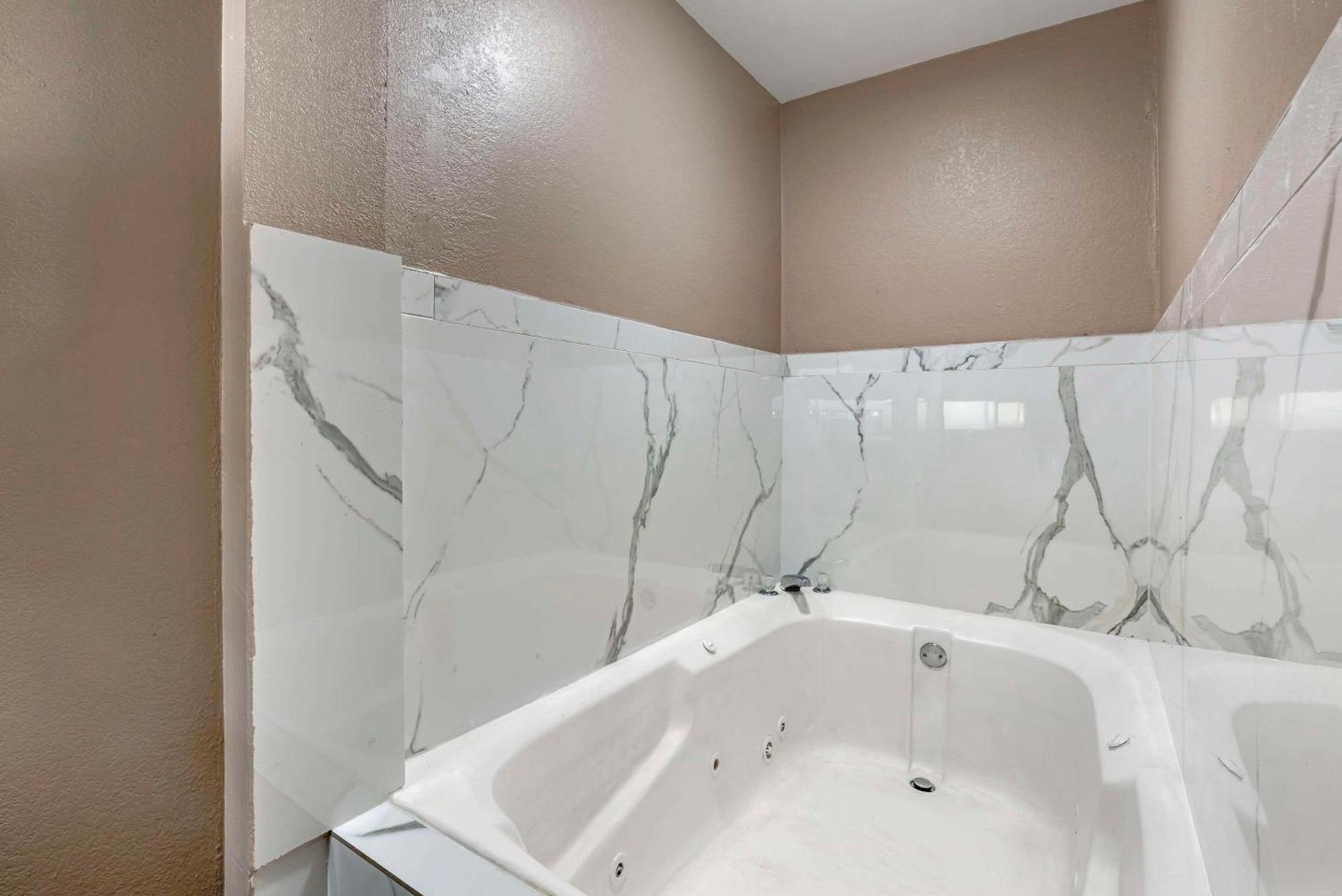 Quality Inn & Suites New Boston Luaran gambar